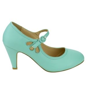 Brand new ladies high heel pumps PU leather.